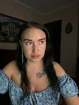 Roxana Bell online show from June 9, 2026, 7:15 pm
