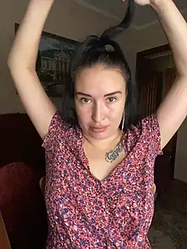 Roxana Bell online show from July 10, 2026, 8:58 am