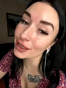 Roxana Bell online show from December 2, 2025, 7:59 pm