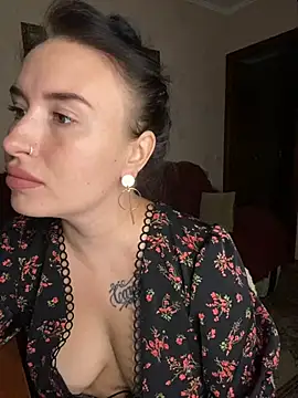 Roxana Bell online show from July 26, 2026, 7:21 pm