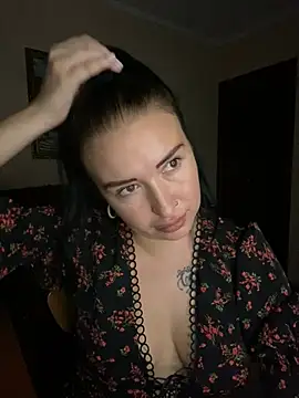 Roxana Bell online show from July 15, 2026, 6:59 pm