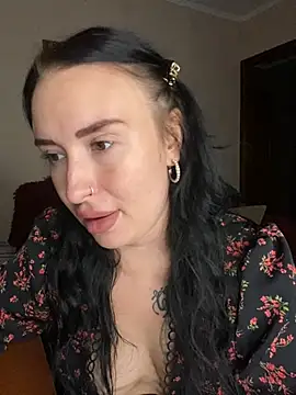 Roxana Bell online show from July 28, 2026, 8:52 pm
