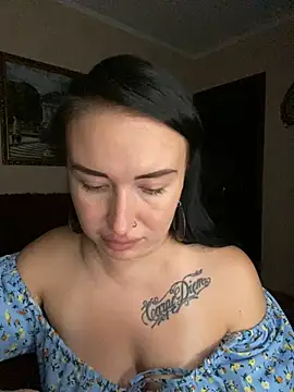 Roxana Bell online show from June 19, 2026, 8:03 pm