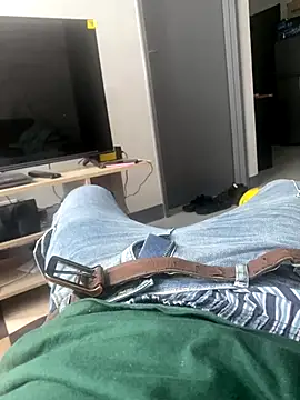 Snapshot of liluxxx32 chatting on December 1, 2025, 11:44 am liluxxx32 online show from December 1, 2025, 11:44 am