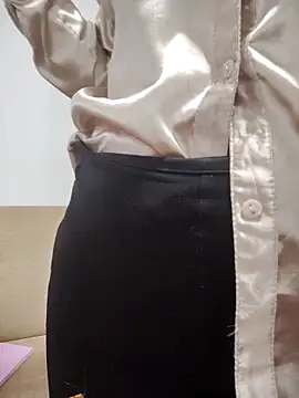 tata laima   online show from November 6, 2025, 4:22 pm