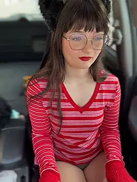 urpuppymoon online show from February 14, 2026, 7:25 pm