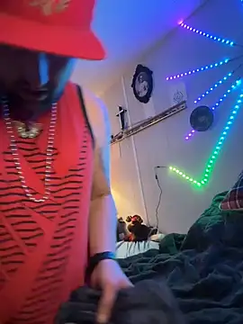 BobbyQ29 online show from December 17, 2025, 2:05 am