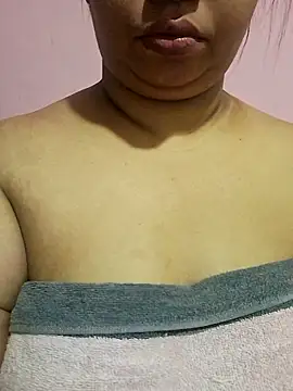 Ravina patil1 online show from April 7, 2026, 7:04 pm