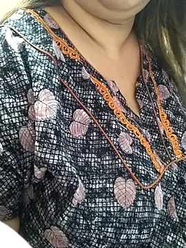 Ravina patil1 online show from February 25, 2025, 3:31 pm