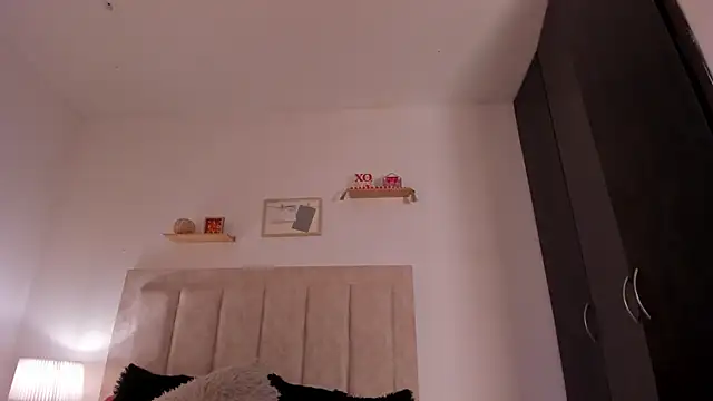 Snapshot of Avaline_Blancx chatting on March 19, 2025, 1:21 am Avaline Blancx online show from March 19, 2025, 1:21 am