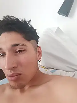 Snapshot of johan_l_ chatting on February 22, 2026, 8:10 pm johan l online show from February 22, 2026, 8:10 pm