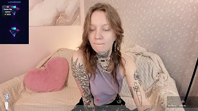 Mary Xextra online show from December 14, 2025, 1:01 am