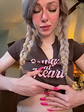 Snapshot of propertyofdaddy chatting on April 8, 2026, 8:10 pm propertyofdaddy online show from April 8, 2026, 8:10 pm