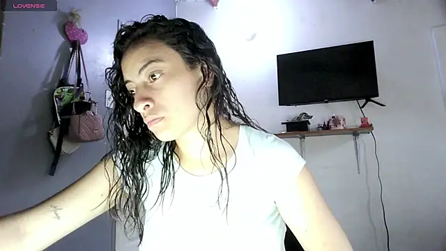 stephybrowm7 online show from May 7, 2026, 3:04 pm