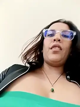 Lena-32 online show from April 1, 2026, 11:01 pm