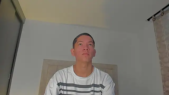 JulianRose 1 online show from January 8, 2026, 11:27 am