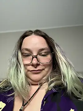 kitten0760 online show from June 14, 2026, 6:09 pm