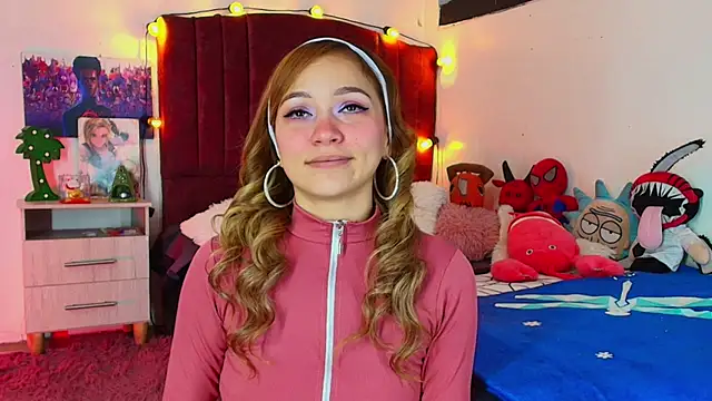 alisson zafiro  online show from October 9, 2025, 3:18 am