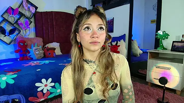 alisson zafiro  online show from March 2, 2025, 2:51 am