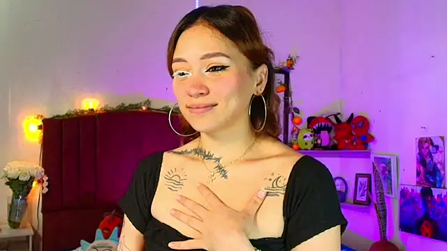 alisson zafiro  online show from February 11, 2026, 3:17 am