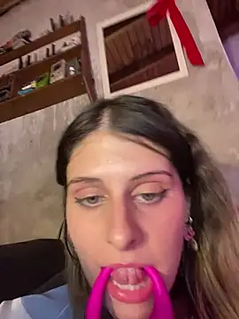 FlorBich online show from June 7, 2026, 4:39 am