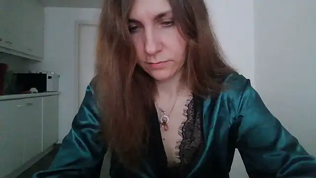 JasmineGlamour online show from February 9, 2026, 8:45 am