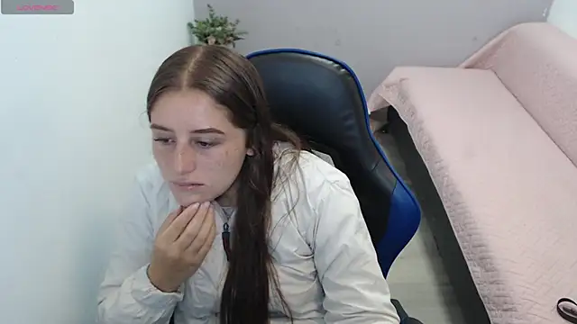 Snapshot of valerie_diaz1 chatting on February 25, 2026, 1:44 pm valerie diaz1 online show from February 25, 2026, 1:44 pm