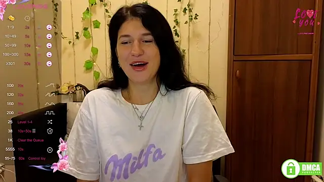 Alianna Solo Kisses online show from September 17, 2025, 5:31 am