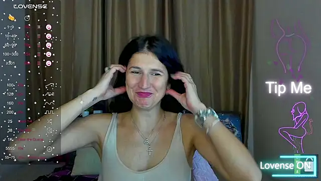 Alianna Solo Kisses online show from October 24, 2025, 11:31 am