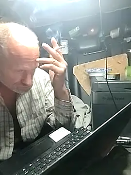 Stickybros2u online show from February 7, 2025, 9:15 pm