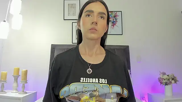 helen mooree online show from March 24, 2026, 12:49 pm