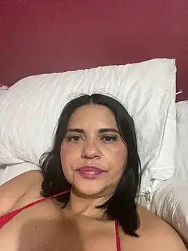 paolagomez  online show from October 31, 2025, 10:45 am