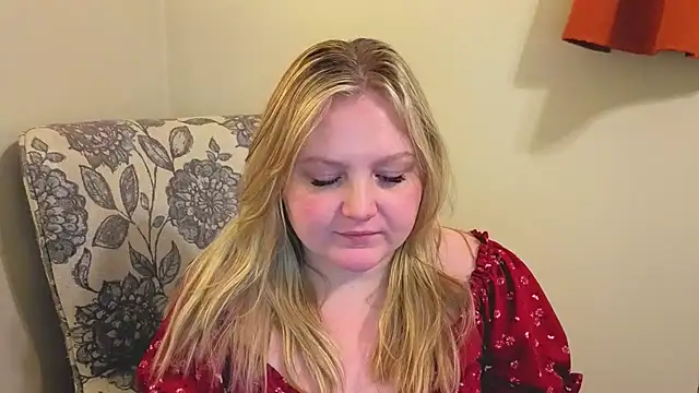 Snapshot of PhatAssBlond chatting on April 10, 2026, 4:25 pm PhatAssBlond online show from April 10, 2026, 4:25 pm