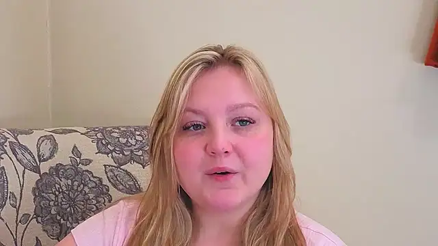 Snapshot of PhatAssBlond chatting on March 24, 2026, 7:58 pm PhatAssBlond online show from March 24, 2026, 7:58 pm