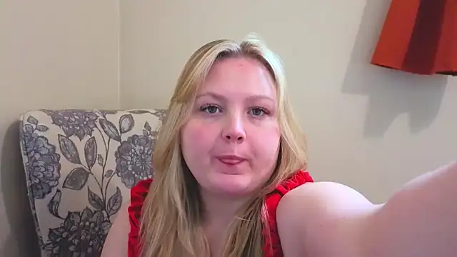 Snapshot of PhatAssBlond chatting on March 25, 2026, 4:28 pm PhatAssBlond online show from March 25, 2026, 4:28 pm