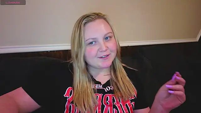 Snapshot of PhatAssBlond chatting on March 2, 2026, 5:08 am PhatAssBlond online show from March 2, 2026, 5:08 am