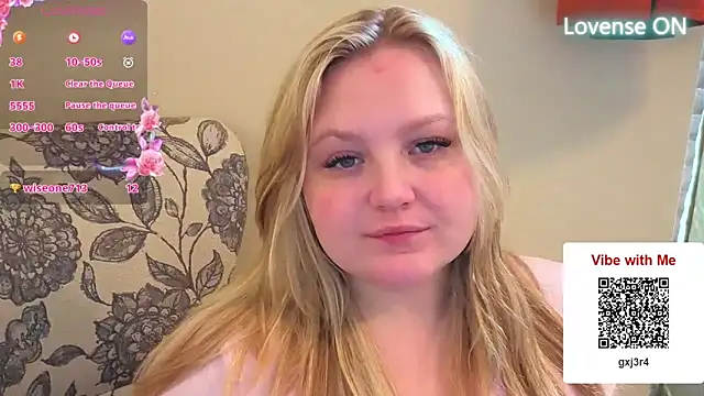 Snapshot of PhatAssBlond chatting on March 31, 2026, 5:48 pm PhatAssBlond online show from March 31, 2026, 5:48 pm