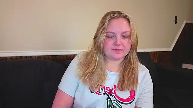 Snapshot of PhatAssBlond chatting on February 26, 2026, 5:24 pm PhatAssBlond online show from February 26, 2026, 5:24 pm