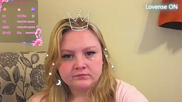 Snapshot of PhatAssBlond chatting on April 4, 2026, 8:04 pm PhatAssBlond online show from April 4, 2026, 8:04 pm