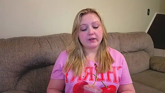 Snapshot of PhatAssBlond chatting on March 19, 2026, 7:36 pm PhatAssBlond online show from March 19, 2026, 7:36 pm