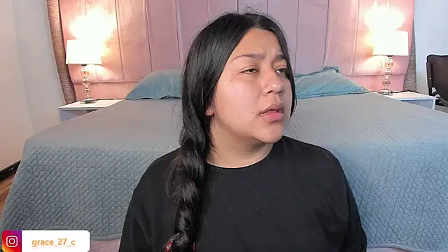 Snapshot of grace77__ chatting on March 4, 2025, 1:06 pm grace77 online show from March 4, 2025, 1:06 pm