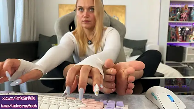 unicornsfeet online show from September 20, 2025, 11:04 am