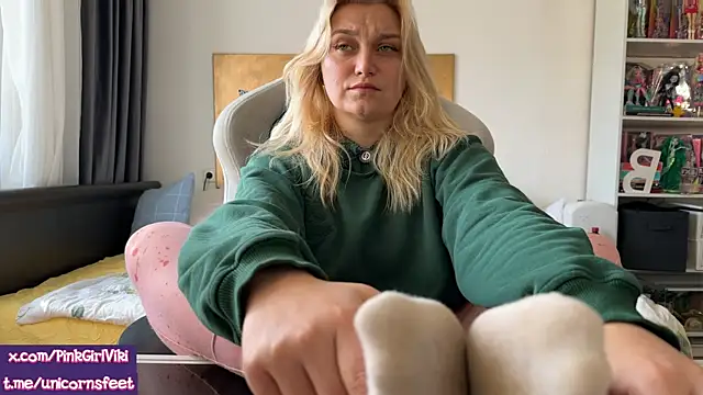 unicornsfeet online show from April 23, 2026, 11:49 am