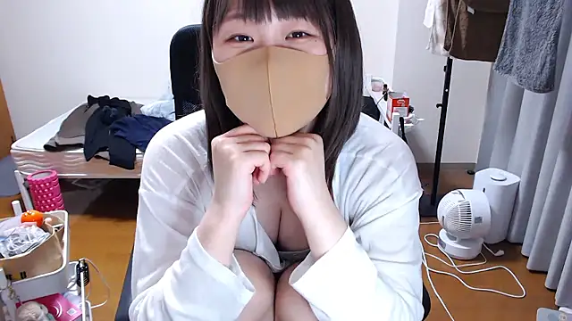 izumi  123 online show from May 14, 2026, 3:53 pm