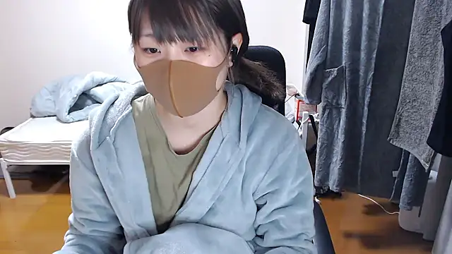 izumi  123 online show from June 20, 2026, 2:33 pm