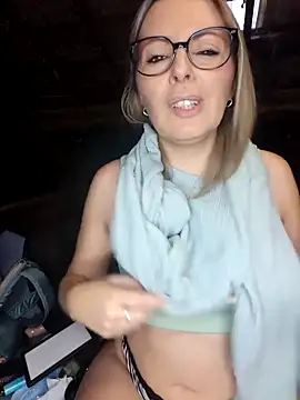 Jade Emeraud online show from February 11, 2026, 4:29 pm