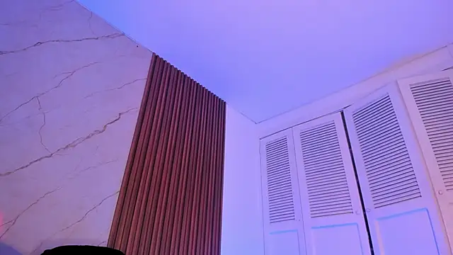 Snapshot of Emiilycollins chatting on December 21, 2025, 5:47 pm Emiilycollins online show from December 21, 2025, 5:47 pm