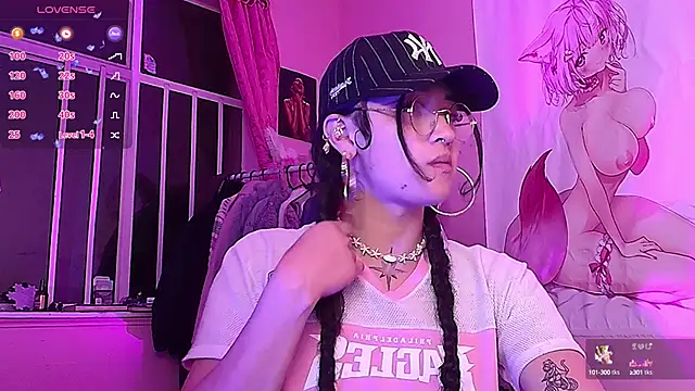 Snapshot of moonfiredancer chatting on September 19, 2025, 4:49 am moonfiredancer online show from September 19, 2025, 4:49 am