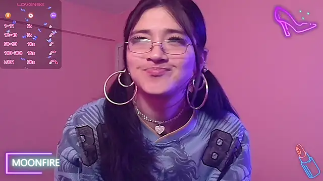 Snapshot of moonfiredancer chatting on November 27, 2025, 11:10 am moonfiredancer online show from November 27, 2025, 11:10 am