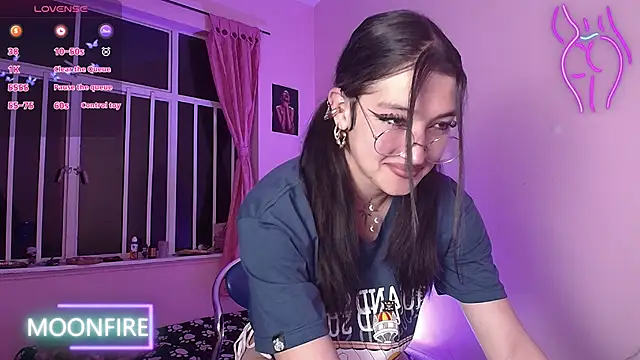 Snapshot of moonfiredancer chatting on February 19, 2025, 6:22 am moonfiredancer online show from February 19, 2025, 6:22 am